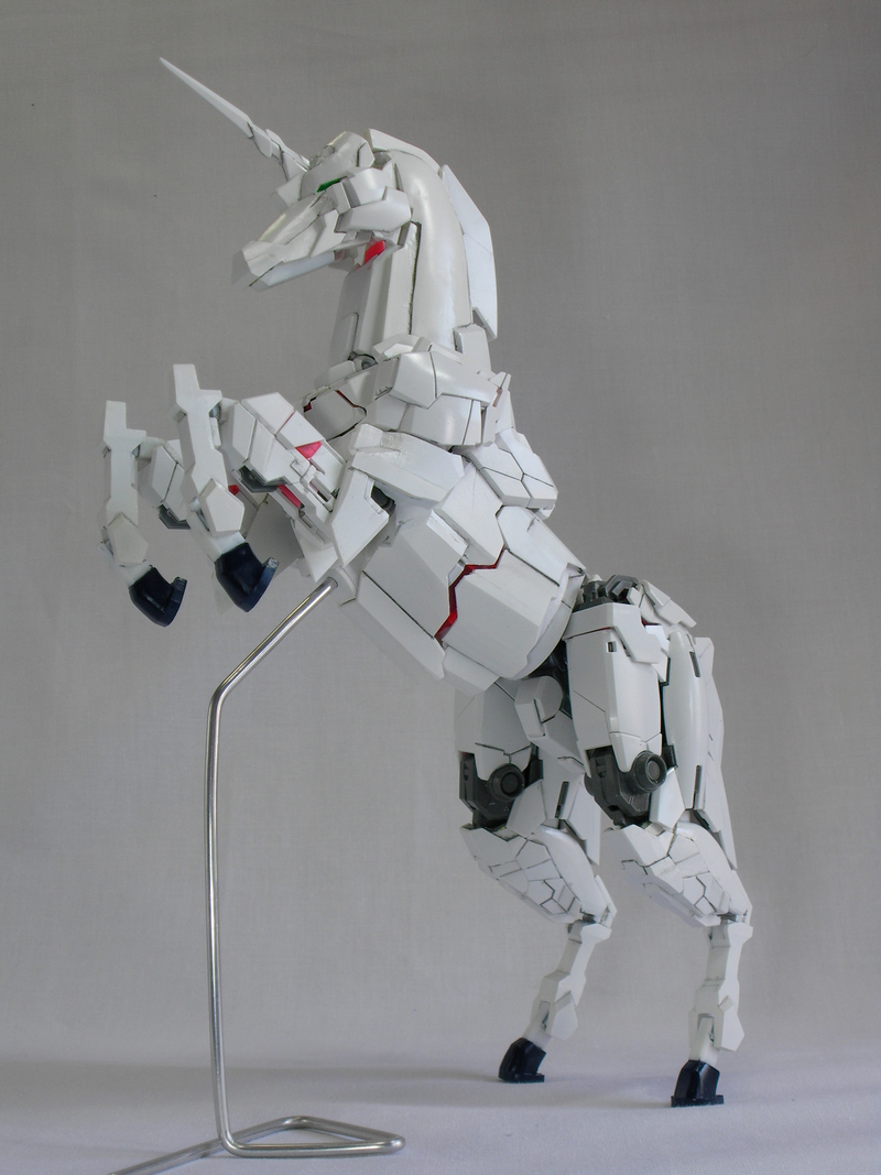 Illustration for article titled Behold: A Unicorn Gundam
